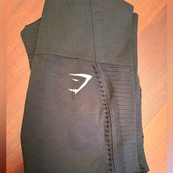 Gym shark tights - Picture 2 of 2